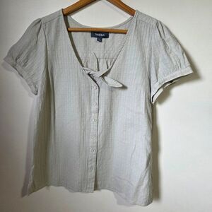 EUC MODCLOTH V NECK WITH SMALL BOW TIE BUTTONED BLOUSE TOP SIZE L